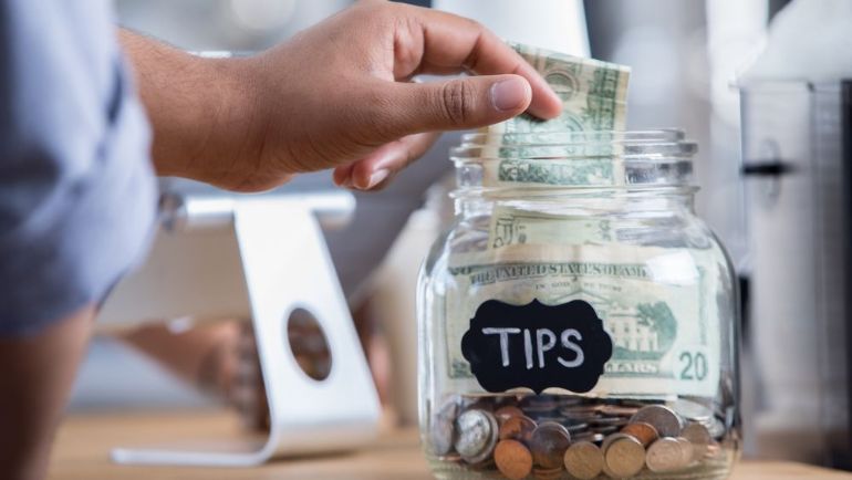 Restaurant Tip Laws: Tip Pools, Service Charges and Worker Rights